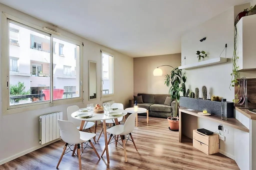 Апартаменты Le Vegetal - Avec Acces Jardin - Au Coeur De La Croix-Rousse Лион